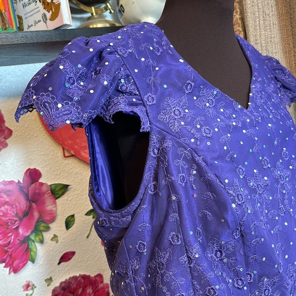 Vintage 1990’s short sleeve purple floral/sequin dress. Size 20/22. - Picture 5 of 17
